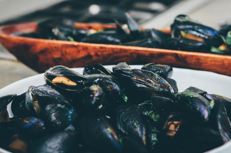 Steamed Mussels with Coconut milk, Ginger, Lemongrass and Green Beans