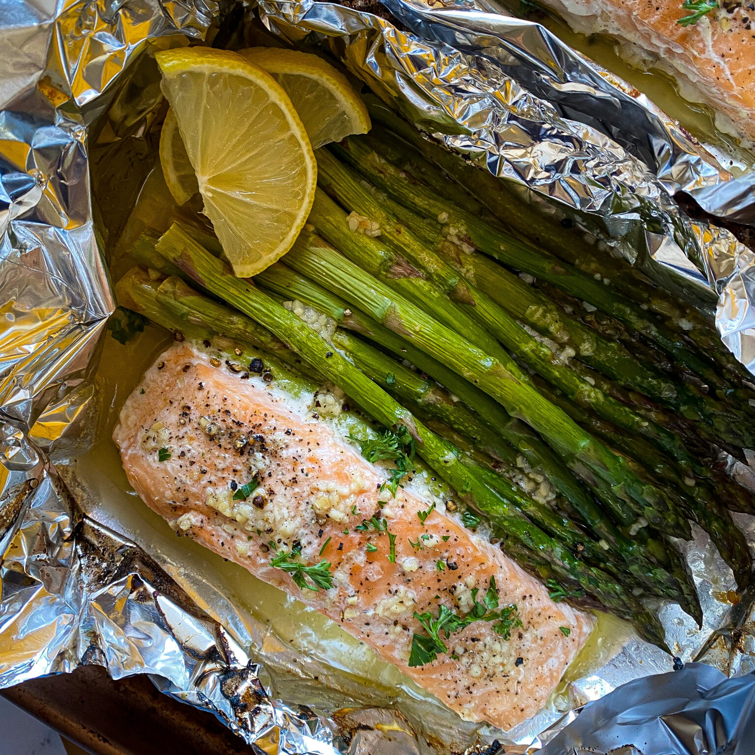 Salmon and Asparagus Foil Packet Recipe • Seafood Nutrition Partnership